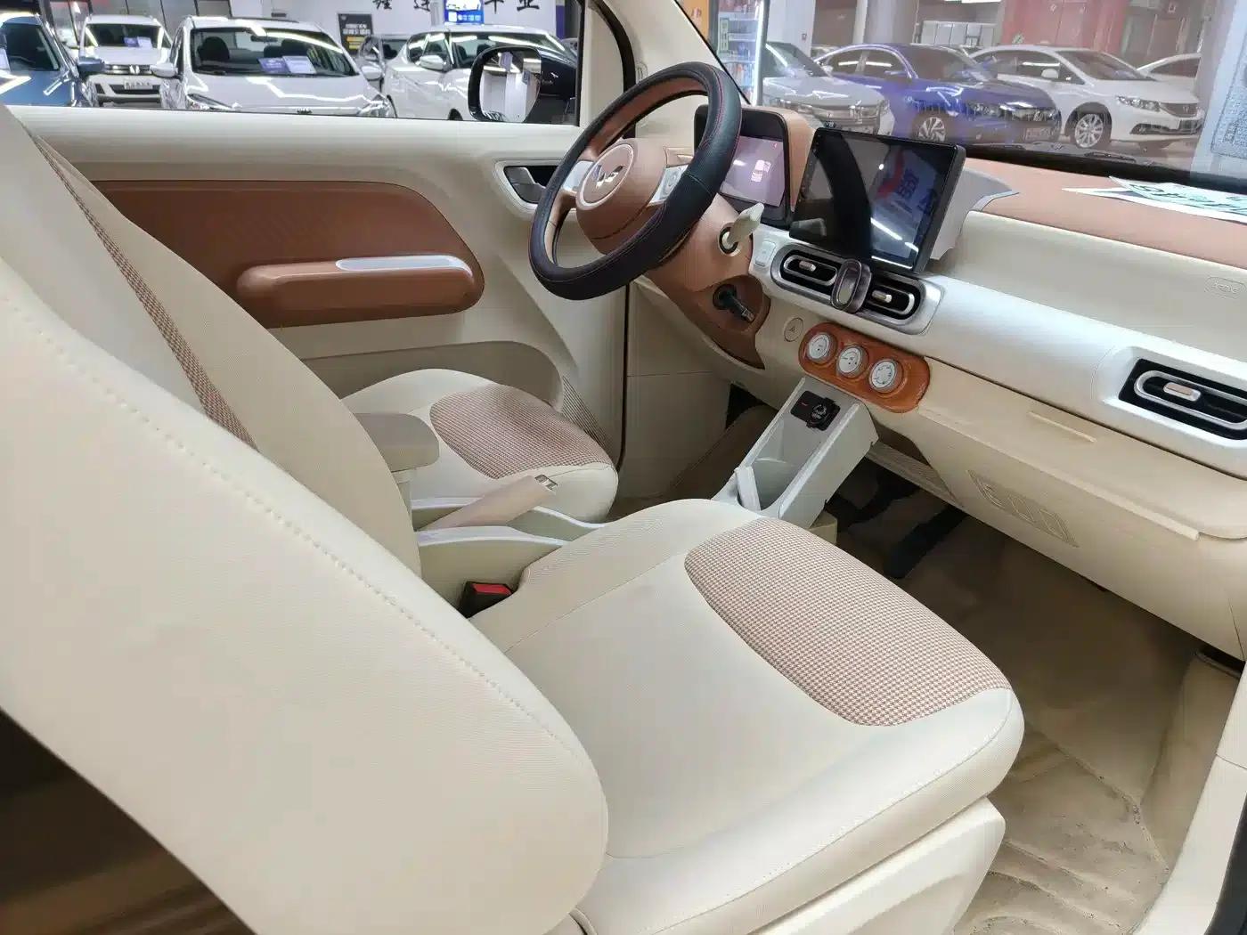 Hongguang MINIEV 2024 Third Generation 215km/h Youth Edition — миниатюра 9