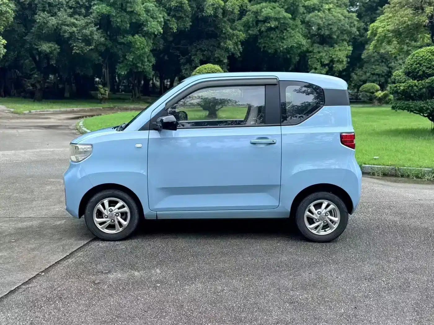 Hongguang MINIEV 2020 Enjoy Edition (Lithium Iron Phosphate) — миниатюра 3