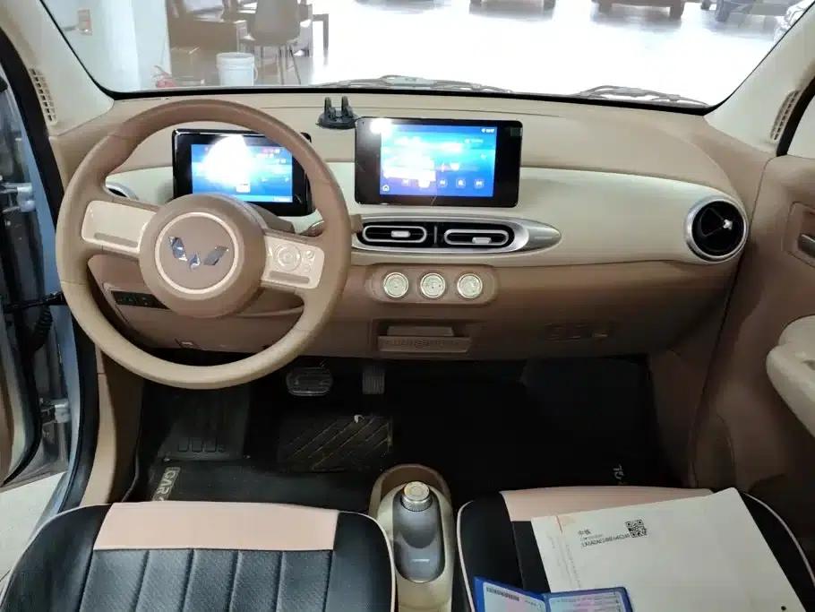 Hongguang MINIEV 2025 Fourth Generation Four-Door Premium Edition — миниатюра 11