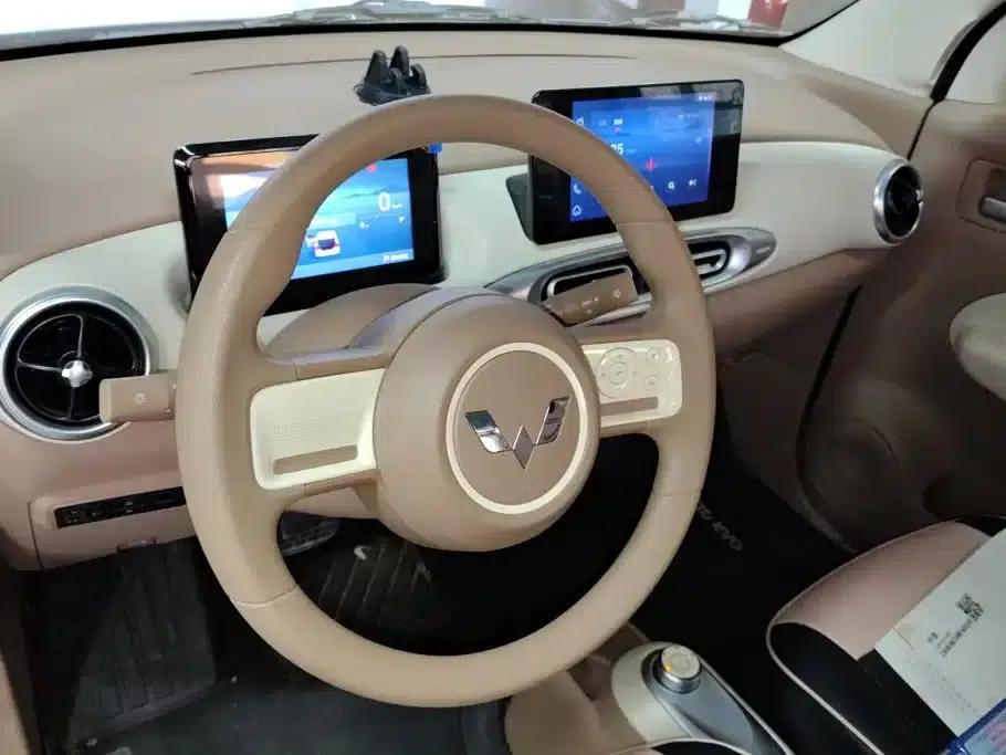 Hongguang MINIEV 2025 Fourth Generation Four-Door Premium Edition — миниатюра 14