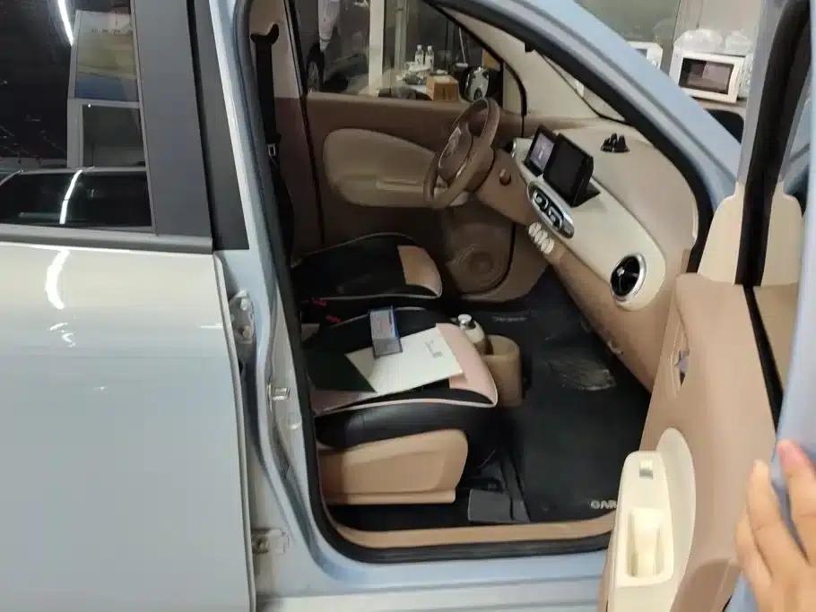 Hongguang MINIEV 2025 Fourth Generation Four-Door Premium Edition — миниатюра 7