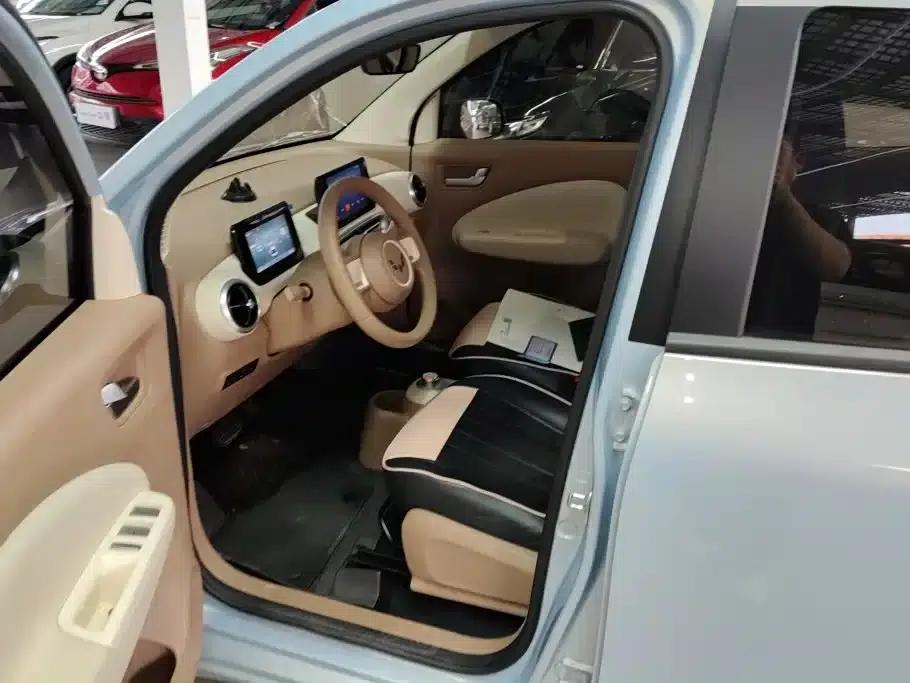 Hongguang MINIEV 2025 Fourth Generation Four-Door Premium Edition — миниатюра 8