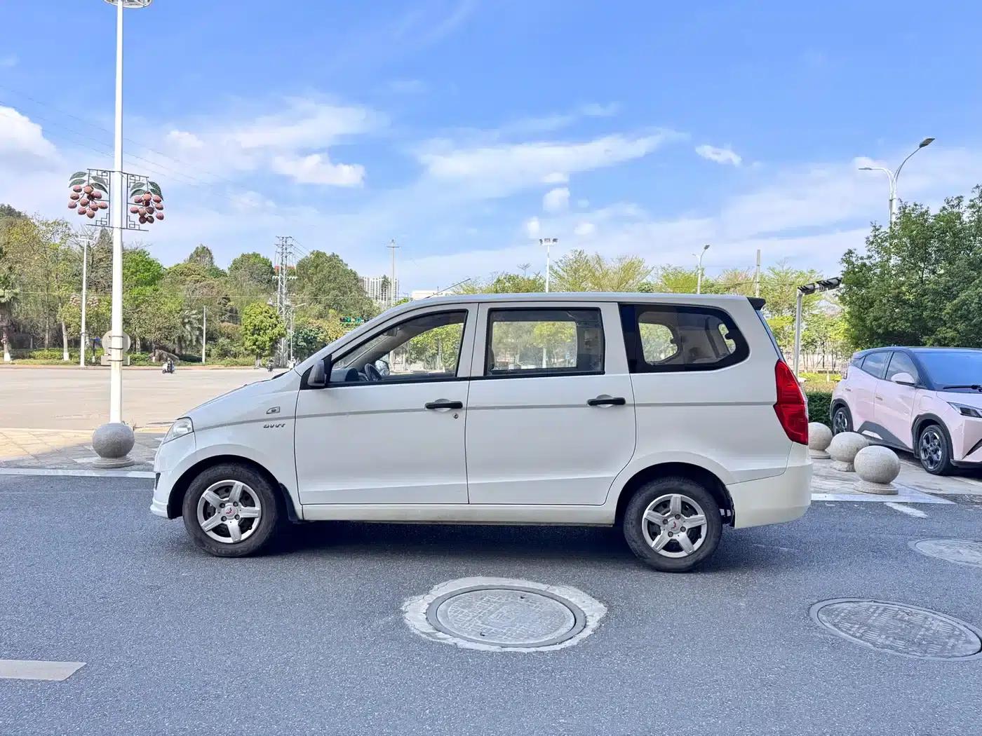 Wuling Hongguang 2016 1.5L S Comfort Model — миниатюра 7