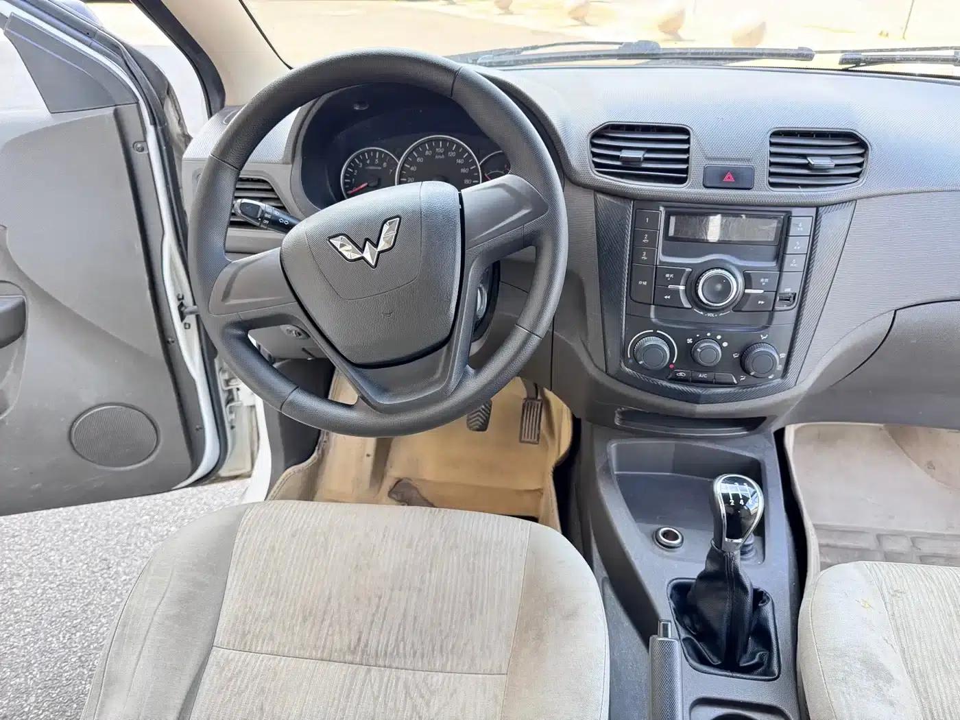 Wuling Hongguang 2016 1.5L S Comfort Model — миниатюра 9