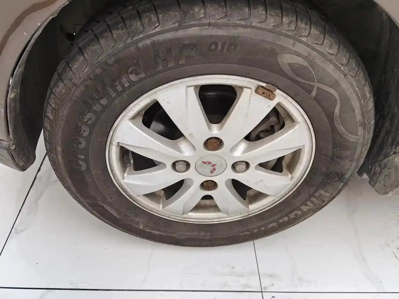 Wuling Hongguang 2014 1.2L S Comfort Model (National IV Emission Standard) — миниатюра 7