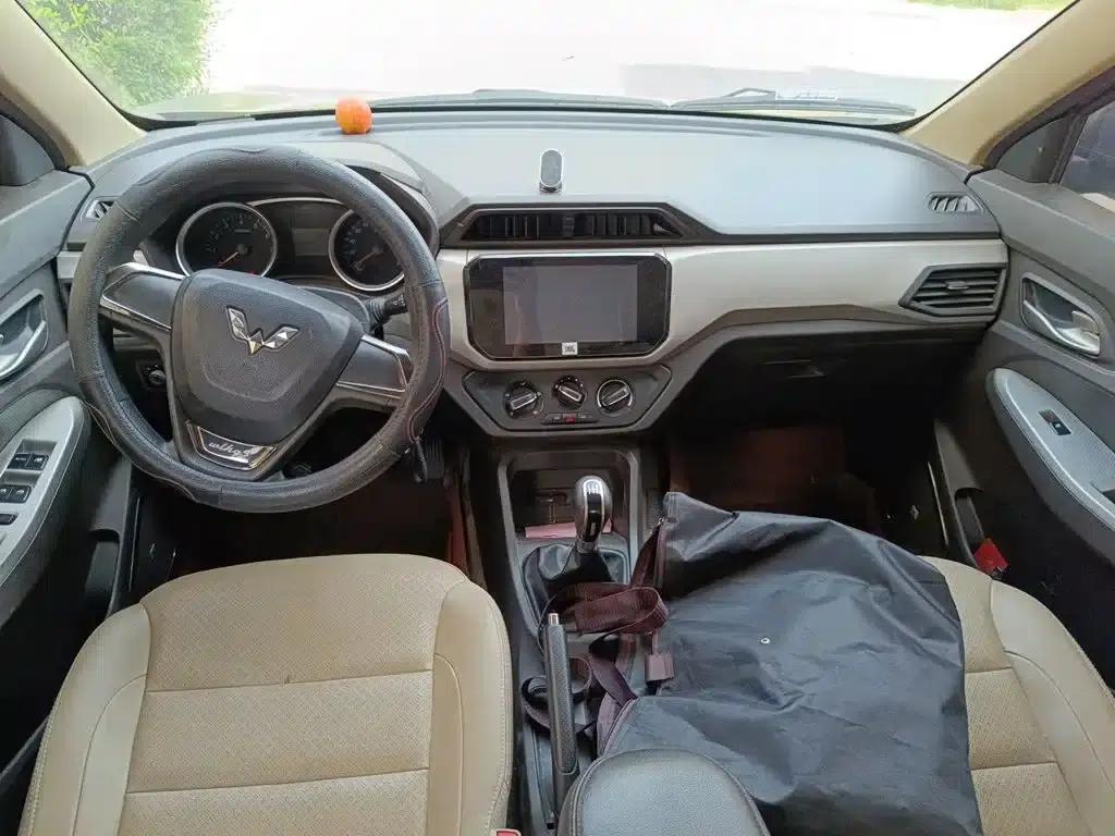 Wuling Hongguang 2018 1.5L S Comfort Model L2B — миниатюра 13