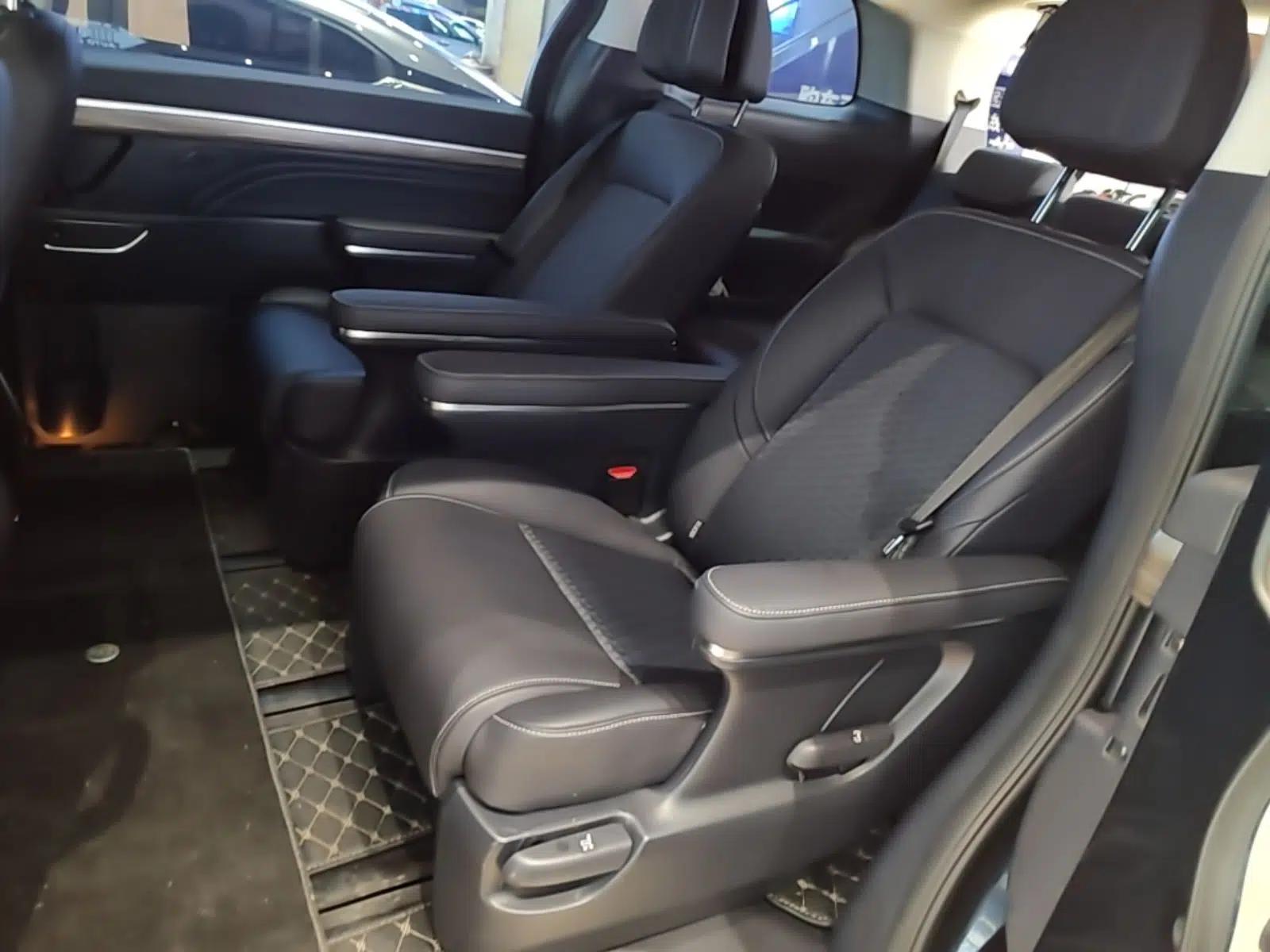 GAC Trumpchi M8 2023 Lingxiu Series 390T Luxury Edition — миниатюра 25
