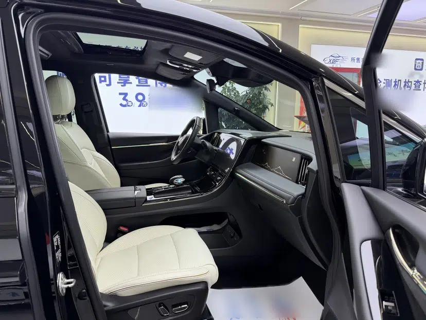 GAC Trumpchi M8 2023 Zongshi Series Dual-Motor YuZun Edition — миниатюра 16