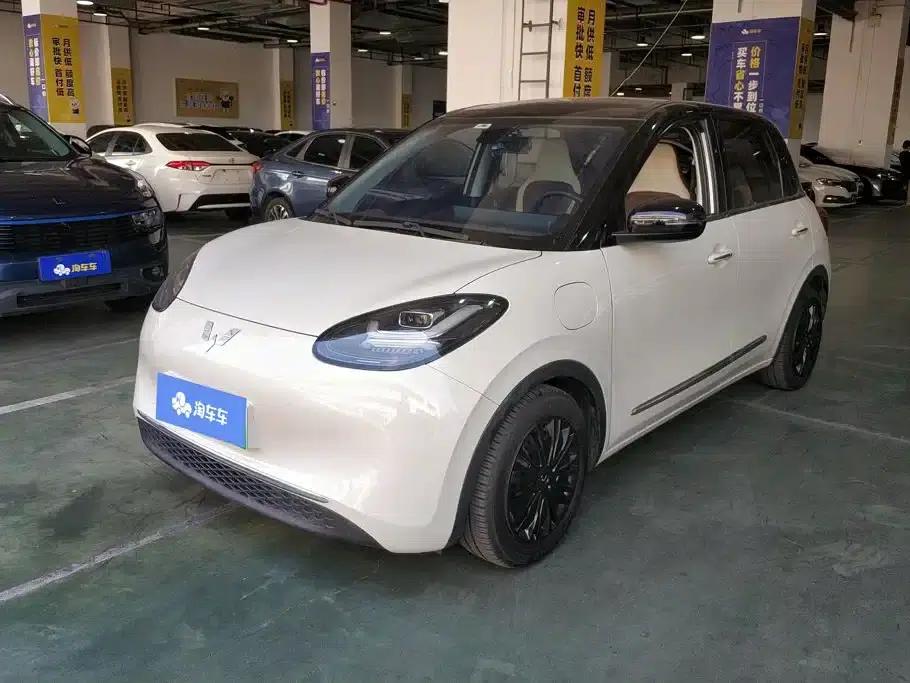 Wuling Bingo 2023 Model, 333km Range, Lingxi Connected Edition — миниатюра 1