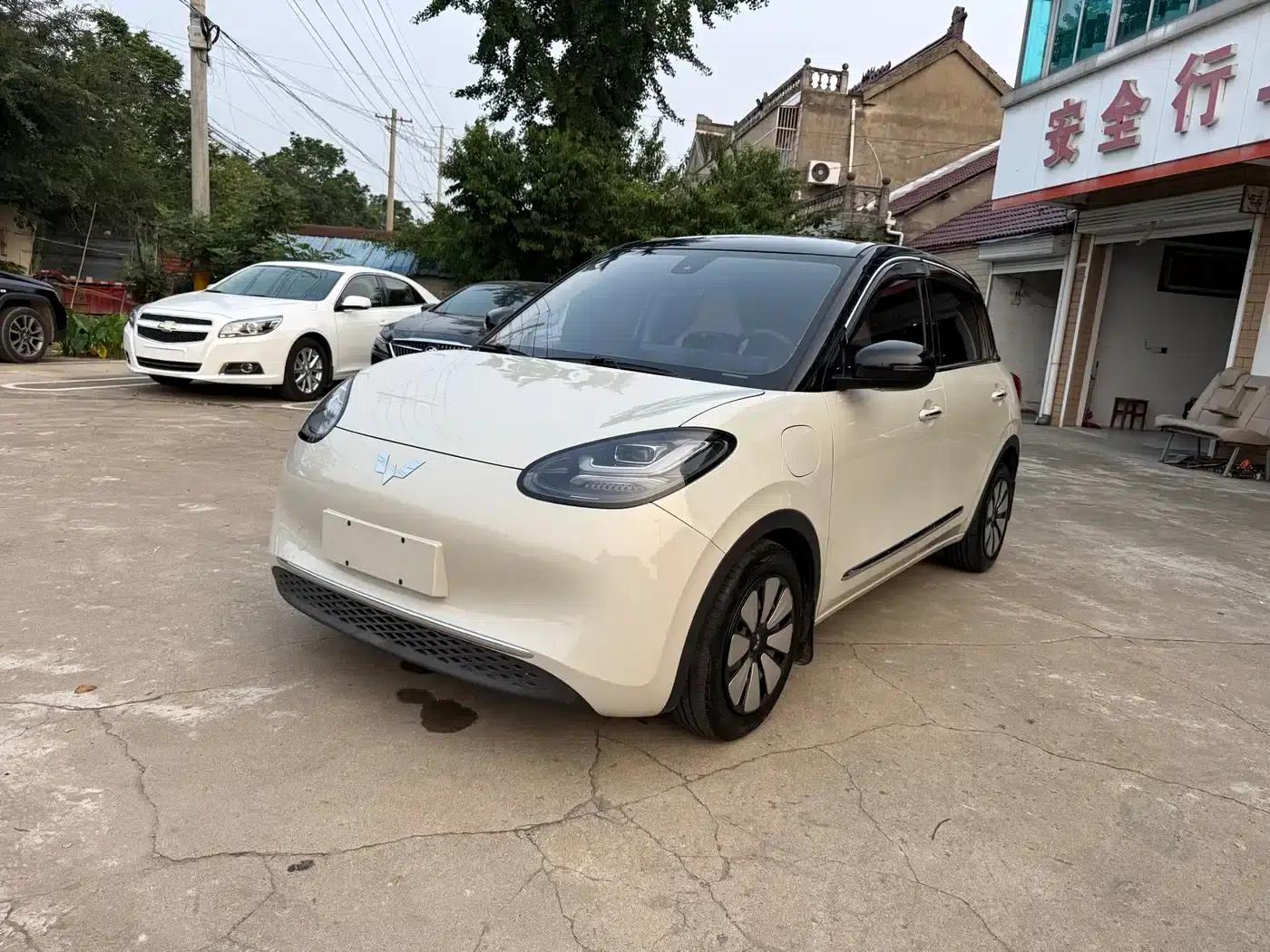 Wuling Bingo 2024 Model, 333km Range, Lingxi Connected Edition — миниатюра 1