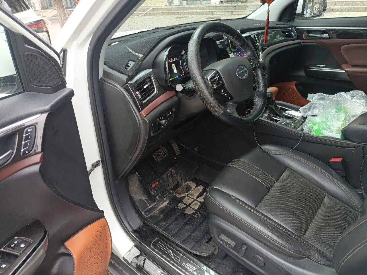GAC Trumpchi GS8 2017 320T Two-Wheel Drive Luxury Smart Connectivity Version (7 Seats) — миниатюра 16