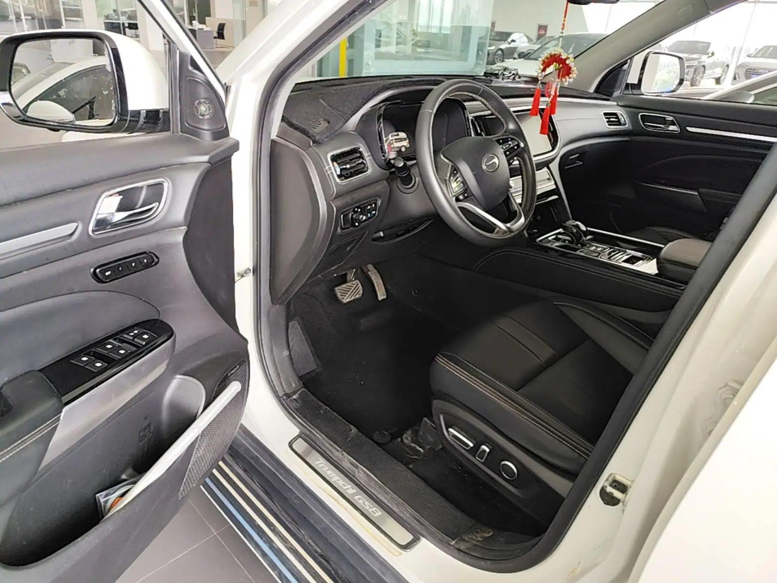 GAC Trumpchi GS8 2020 390T Two-Wheel Drive Luxury Smart Connectivity Commemorative Edition (7 Seats) — миниатюра 18