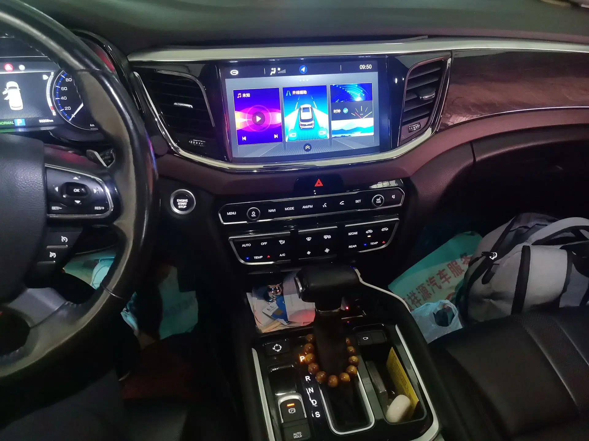 GAC Trumpchi GS8 2017 320T Two-Wheel Drive Luxury Smart Connectivity Version (7 Seats) — миниатюра 13