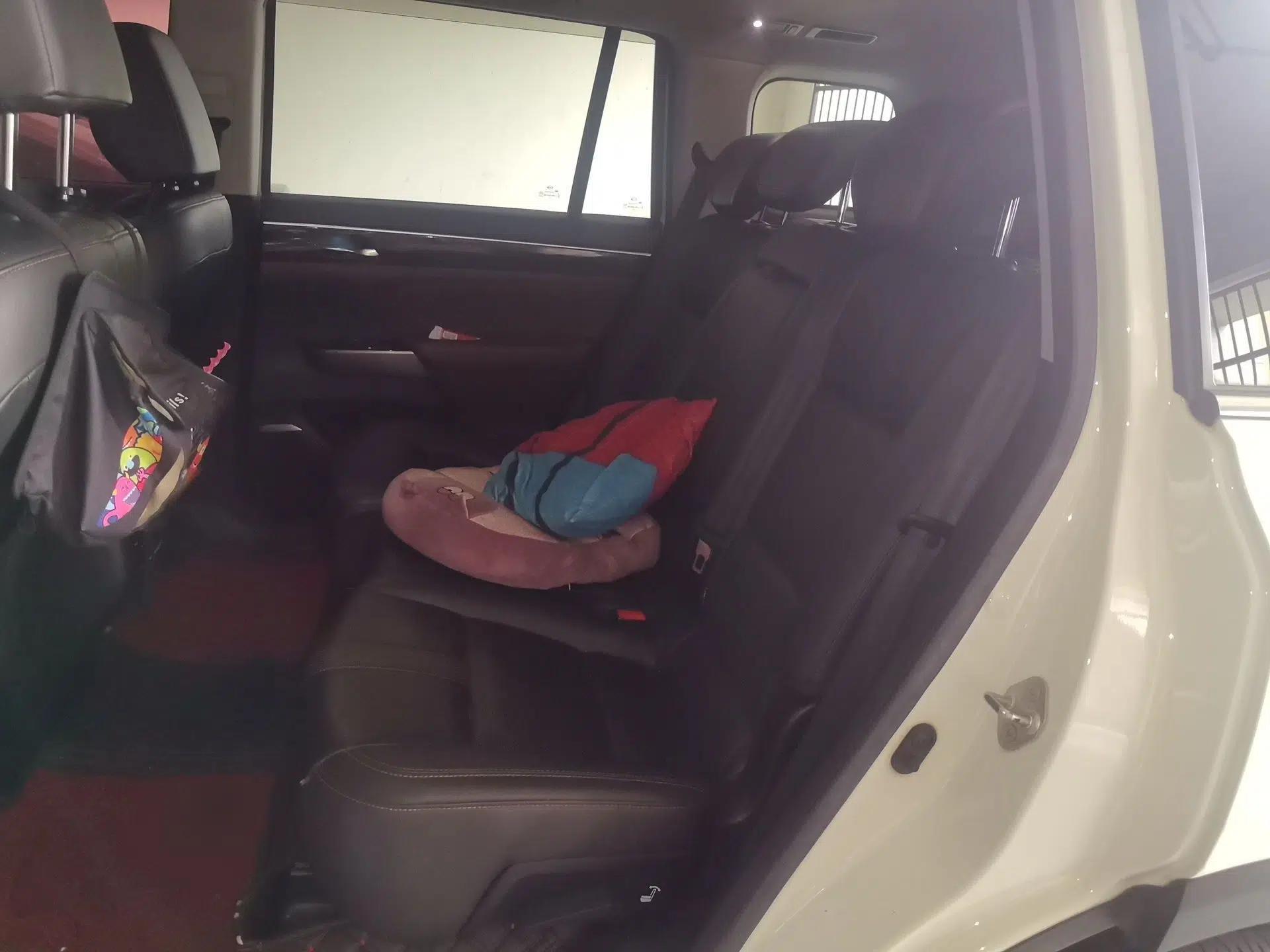 GAC Trumpchi GS8 2017 320T Two-Wheel Drive Luxury Smart Connectivity Version (7 Seats) — миниатюра 17