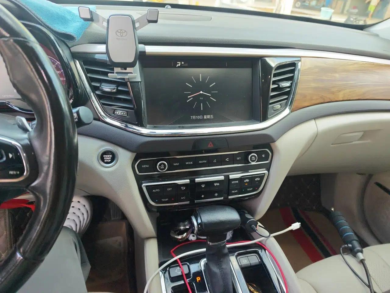 GAC Trumpchi GS8 2017 320T Two-Wheel Drive Luxury Smart Connectivity Version (7 Seats) — миниатюра 13