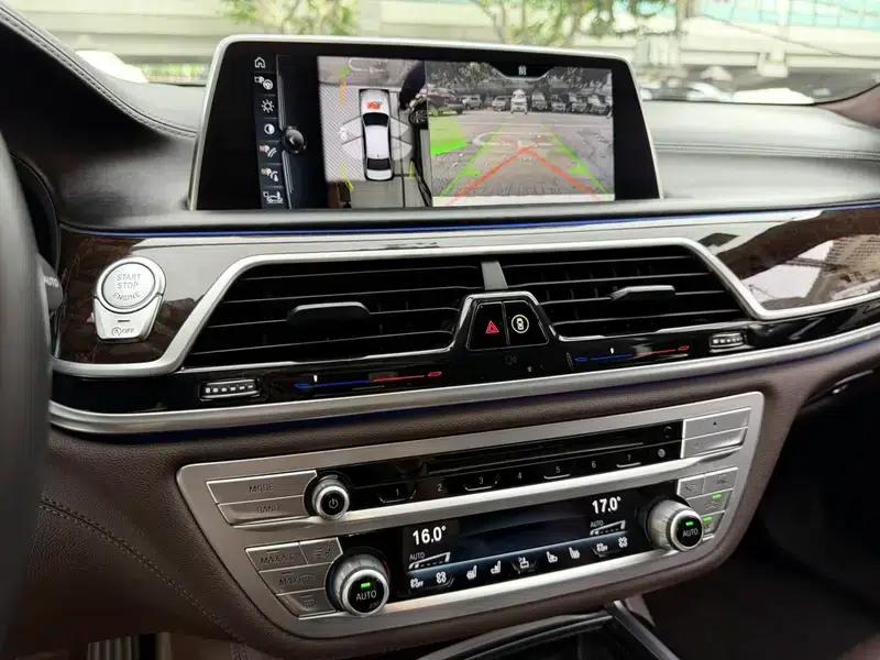 2016 BMW 7 Series 740Li Luxury — миниатюра 8