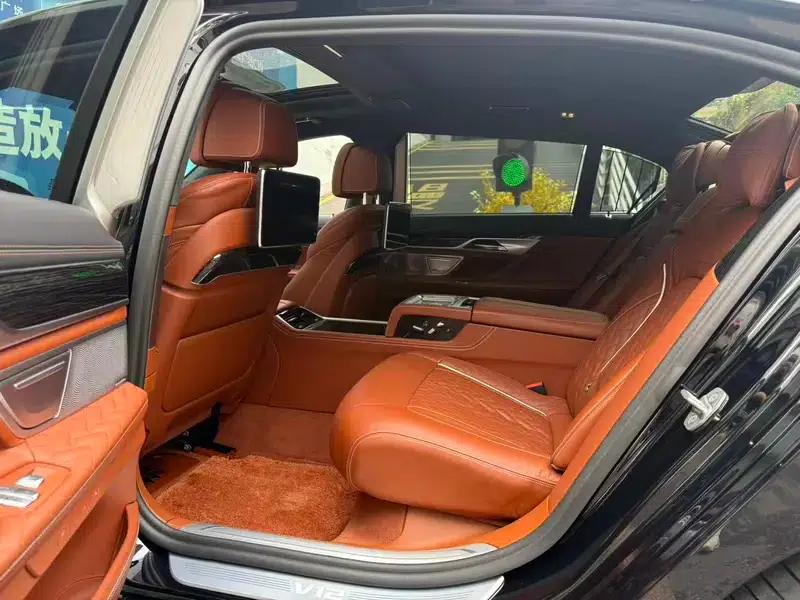 2019 BMW 7 Series Facelift M760Li xDrive V12 Sport Package — миниатюра 9