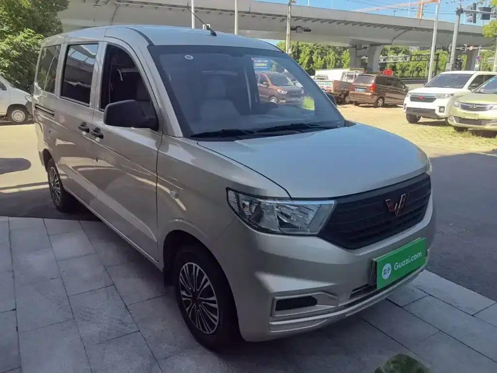 Wuling Hongguang V 2022 1.5L Jinqu Edition Electric Power Assist LAR — миниатюра 4
