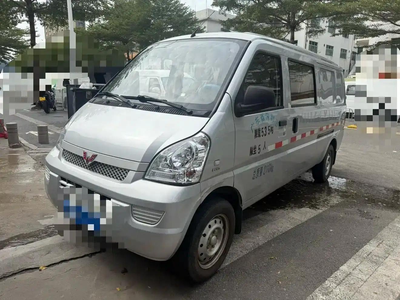 Wuling Rongguang 2019 1.5L Extended Van Basic Model 5 Seats — миниатюра 2