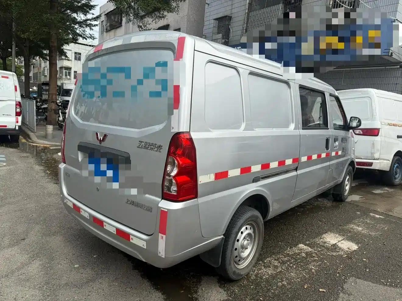 Wuling Rongguang 2019 1.5L Extended Van Basic Model 5 Seats — миниатюра 7