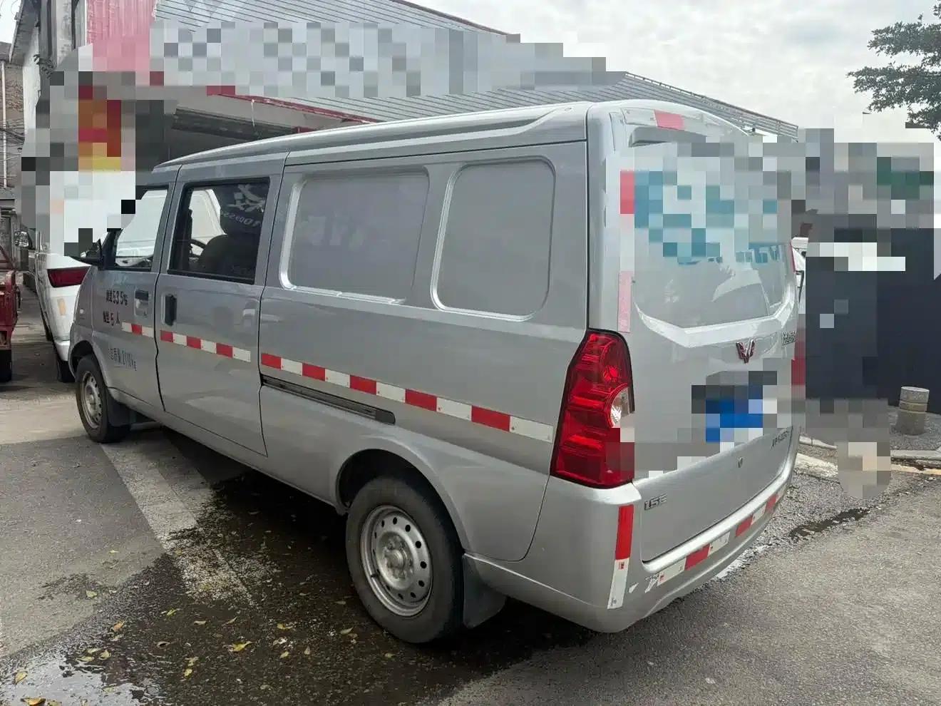 Wuling Rongguang 2019 1.5L Extended Van Basic Model 5 Seats — миниатюра 8