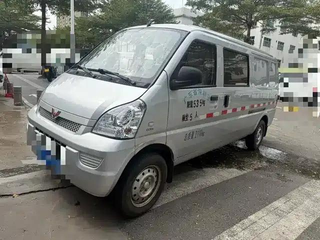Wuling Rongguang 2019 1.5L Extended Van Basic Model 5 Seats