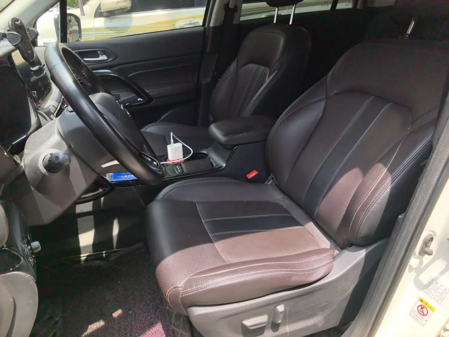 GAC Trumpchi GS4 2018 235T Automatic Two-Wheel Drive Luxury Smart Connectivity Millionth Anniversary Edition — миниатюра 15