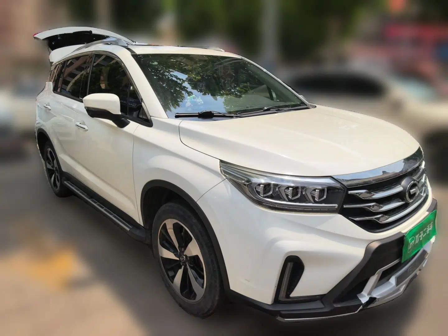 GAC Trumpchi GS4 2018 235T Automatic Two-Wheel Drive Luxury Smart Connectivity Millionth Anniversary Edition — миниатюра 3