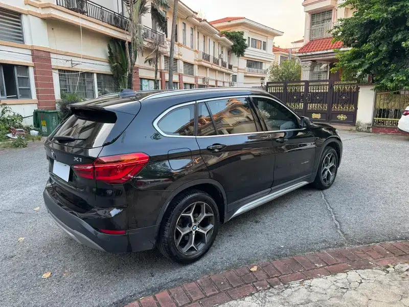 BMW X1 2018 sDrive18Li Premium — миниатюра 6