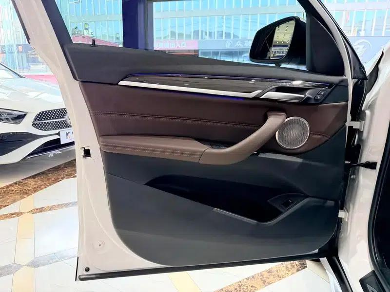 BMW X1 2022 xDrive25Li Premium — миниатюра 10