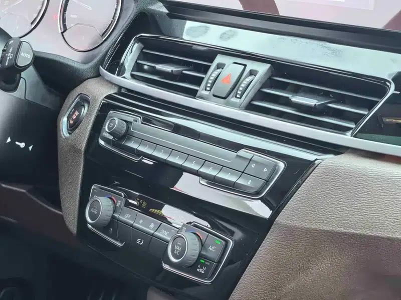 BMW X1 2021 sDrive25Li Leading Edition — миниатюра 13