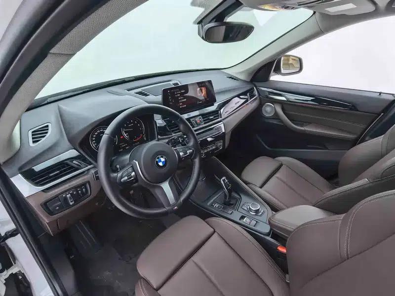 BMW X1 2021 sDrive25Li Leading Edition — миниатюра 19