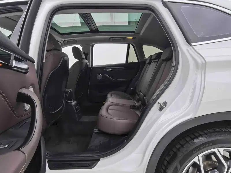 BMW X1 2021 sDrive25Li Leading Edition — миниатюра 26