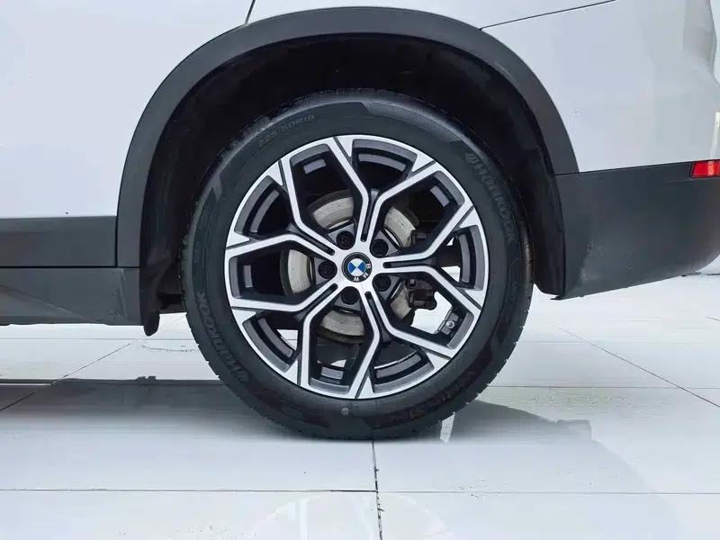 BMW X1 2021 sDrive25Li Leading Edition — миниатюра 7