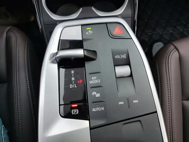 2023 BMW X1 sDrive20Li X Design Package — миниатюра 18