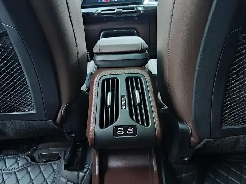 2023 BMW X1 sDrive20Li X Design Package — миниатюра 8