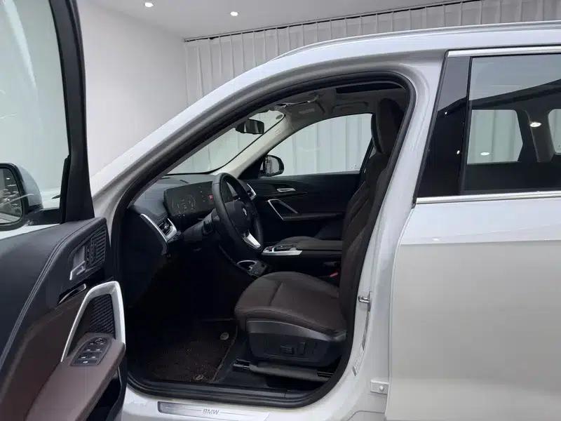 2023 BMW X1 sDrive20Li X Design Package — миниатюра 17