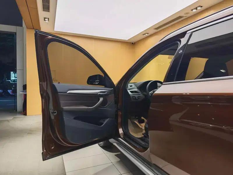 BMW X1 2016 sDrive18Li Luxury — миниатюра 30