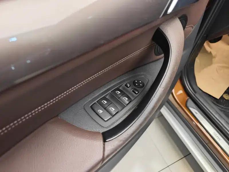 BMW X1 2016 sDrive18Li Luxury — миниатюра 31