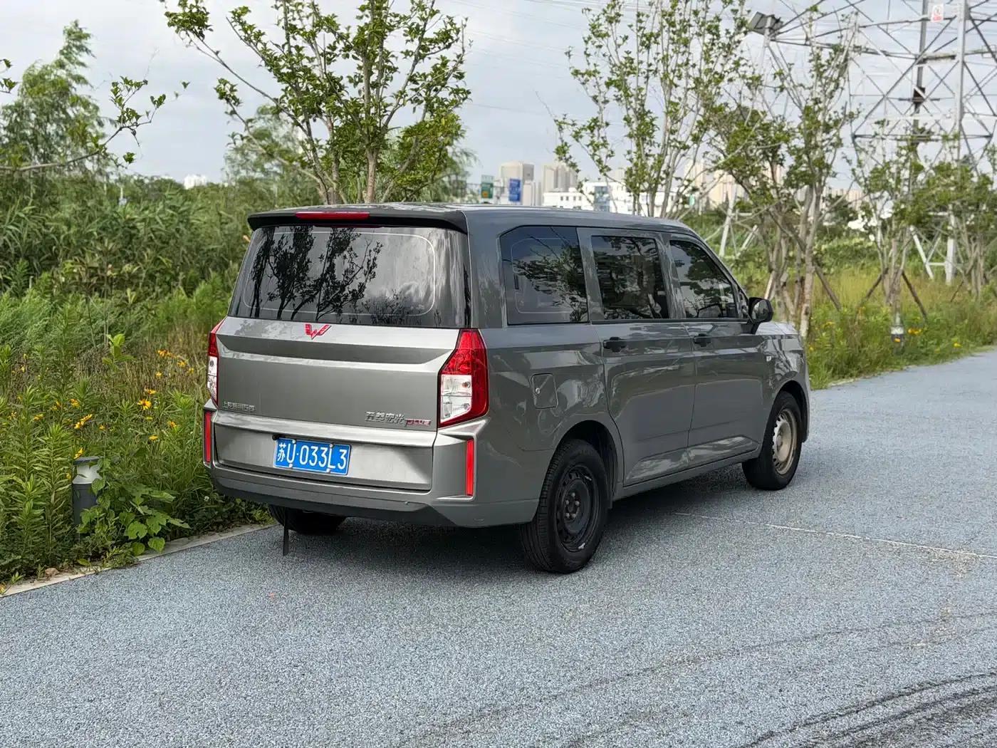 Wuling Hongguang PLUS 2020 1.5L Manual Standard 5-Seater — миниатюра 4