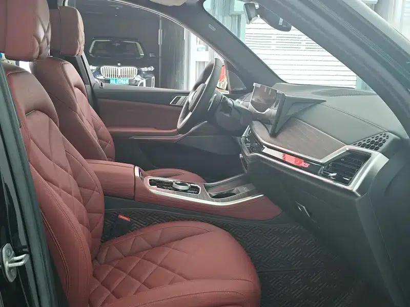 BMW X5 2025 xDrive40Li M Sport Shadow Edition — миниатюра 11