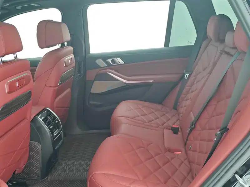 BMW X5 2025 xDrive40Li M Sport Shadow Edition — миниатюра 17