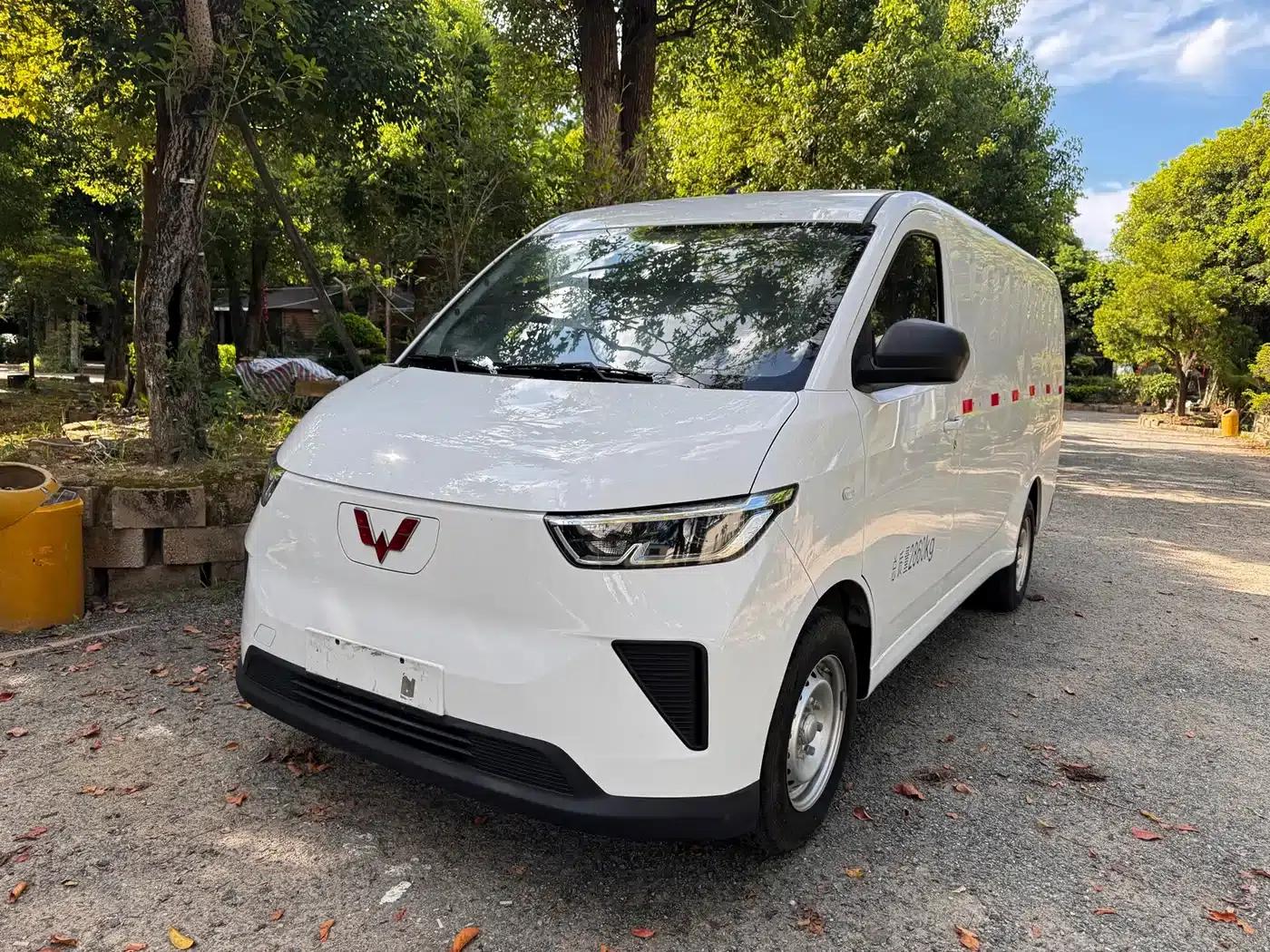 Wuling Yangguang 2024 Model 230km Practical Sealed Window Version 60kW — миниатюра 1