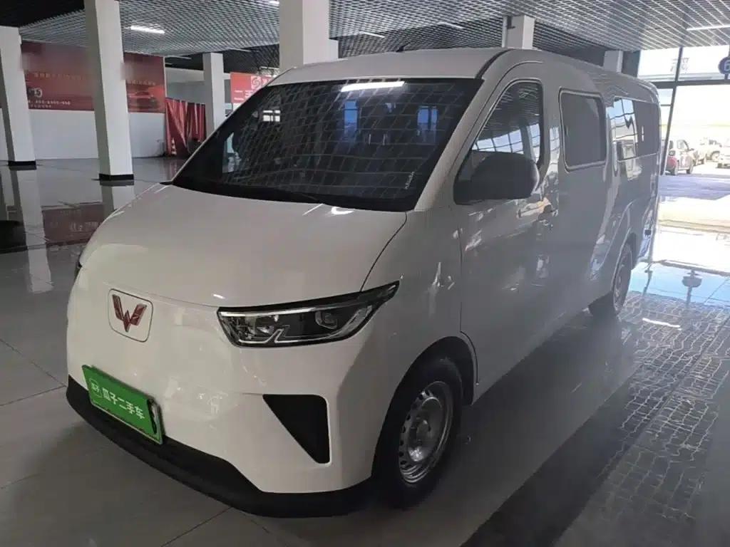 Wuling Yangguang 2025 400km/h Bus Comfort Edition — миниатюра 1