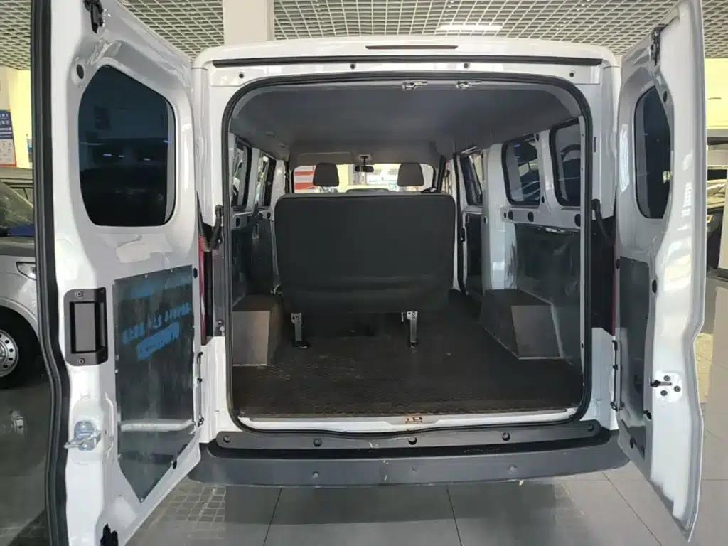 Wuling Yangguang 2025 400km/h Bus Comfort Edition — миниатюра 19
