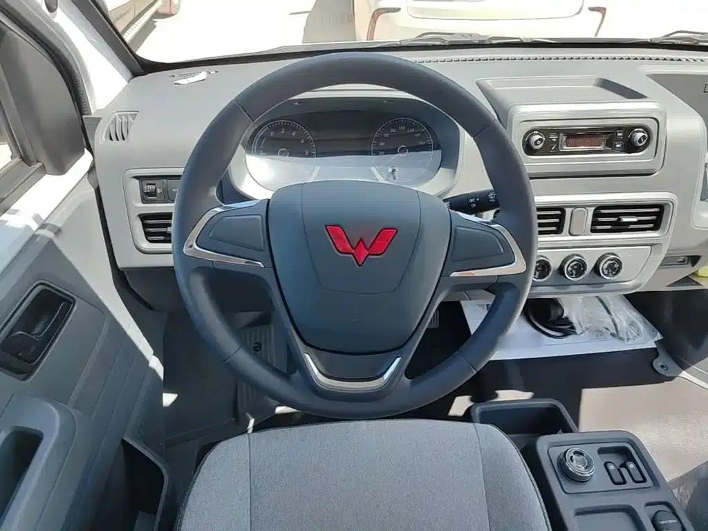 Wuling Yangguang 2024 Model 300km Comfort Bus Version 75kW — миниатюра 11