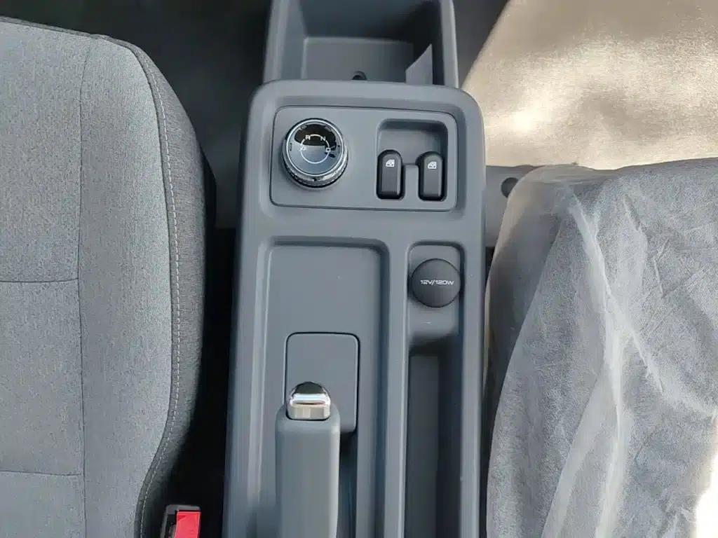 Wuling Yangguang 2024 Model 300km Comfort Bus Version 75kW — миниатюра 14