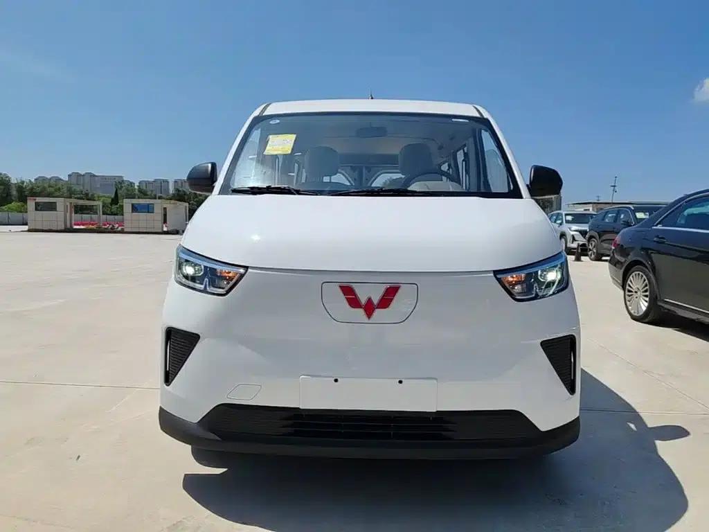 Wuling Yangguang 2024 Model 300km Comfort Bus Version 75kW — миниатюра 3