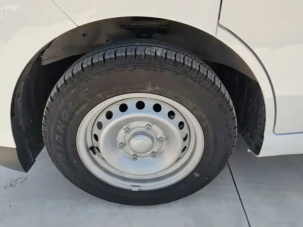 Wuling Yangguang 2024 Model 300km Comfort Bus Version 75kW — миниатюра 23