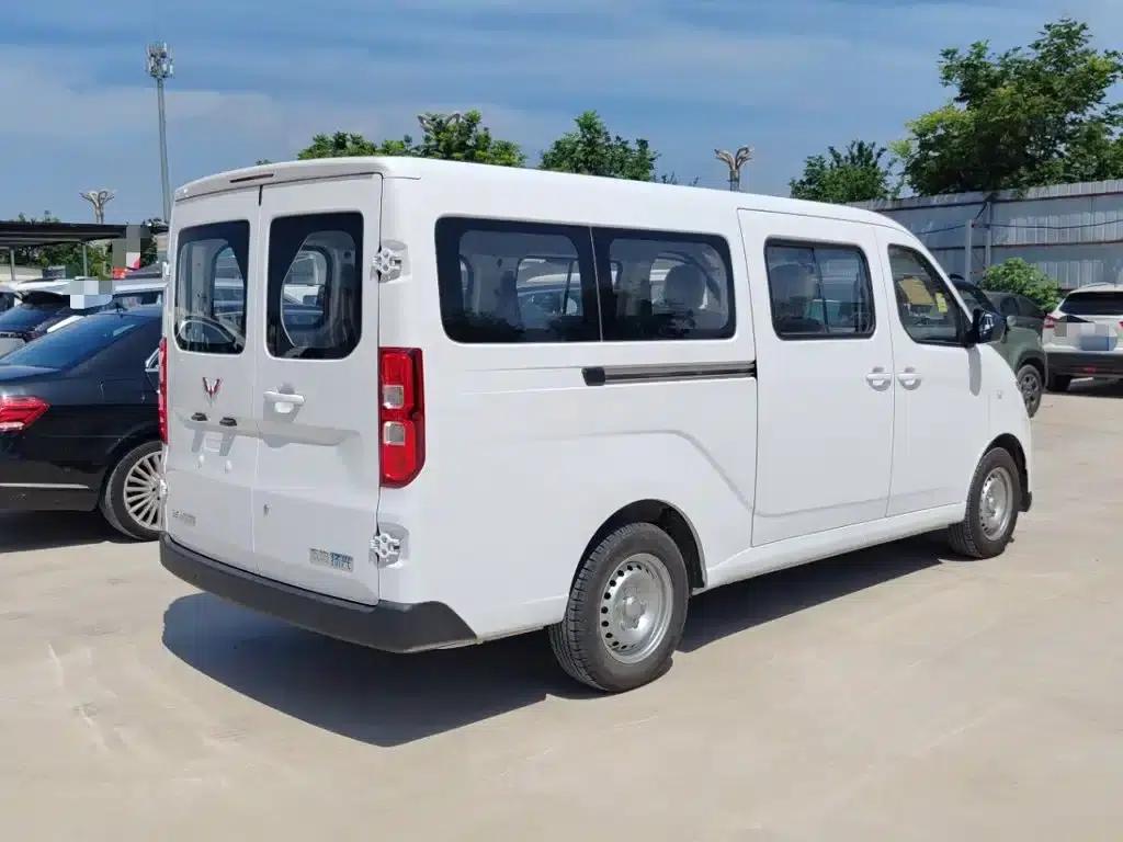 Wuling Yangguang 2024 Model 300km Comfort Bus Version 75kW — миниатюра 7